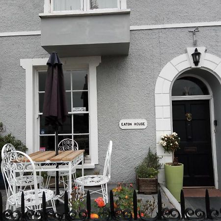 Eaton House Hotel Pembroke Buitenkant foto