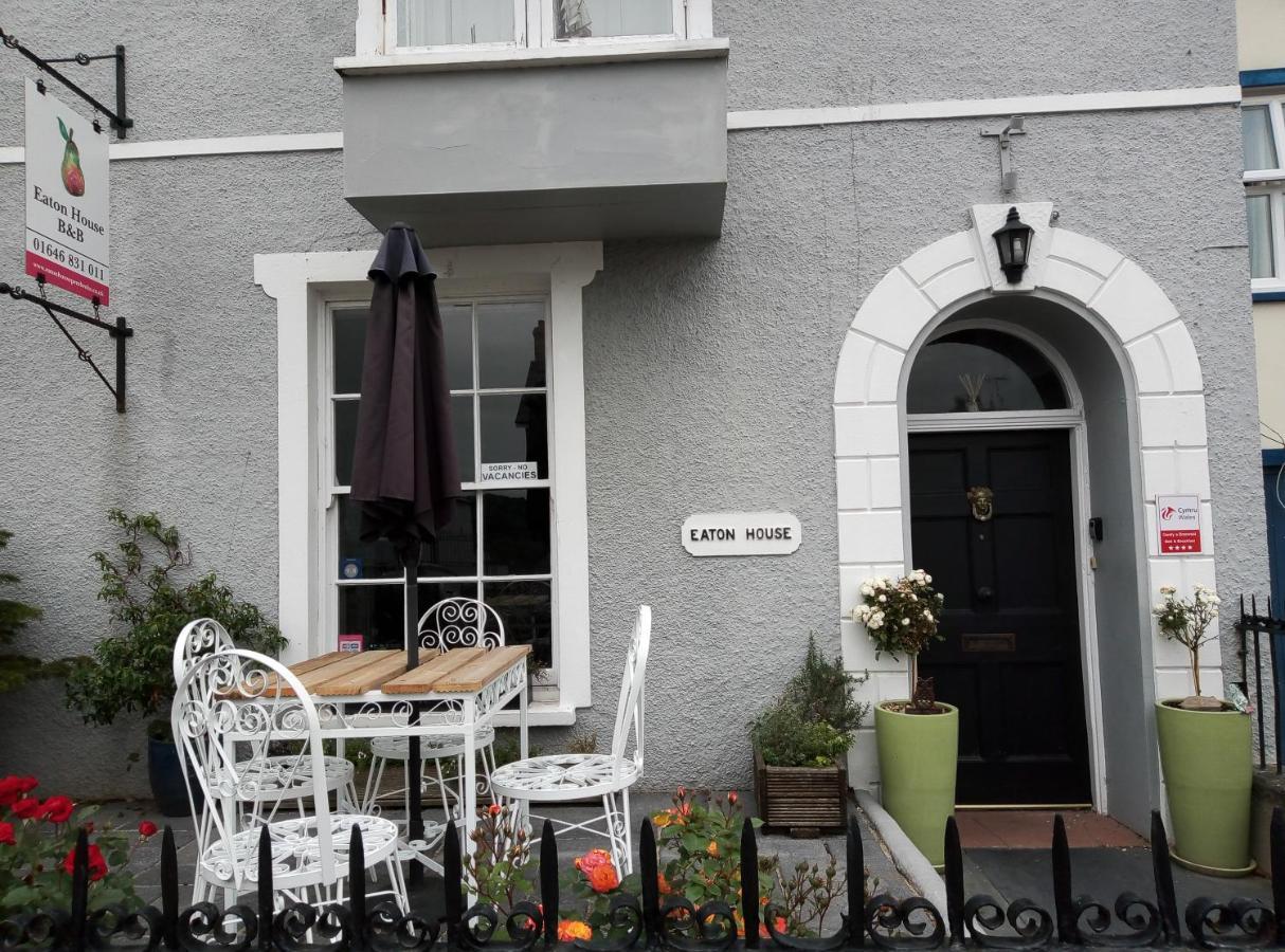 Eaton House Hotel Pembroke Buitenkant foto